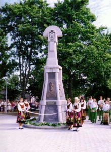 Biržiškų paminklo atidarymo iškilmės, 1995-08-25